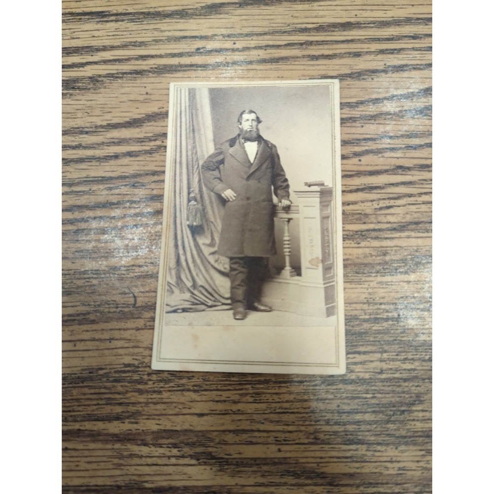 Antique CDV Photo Victorian Gentleman Portrait Hartford CT Davis Cabinet Card